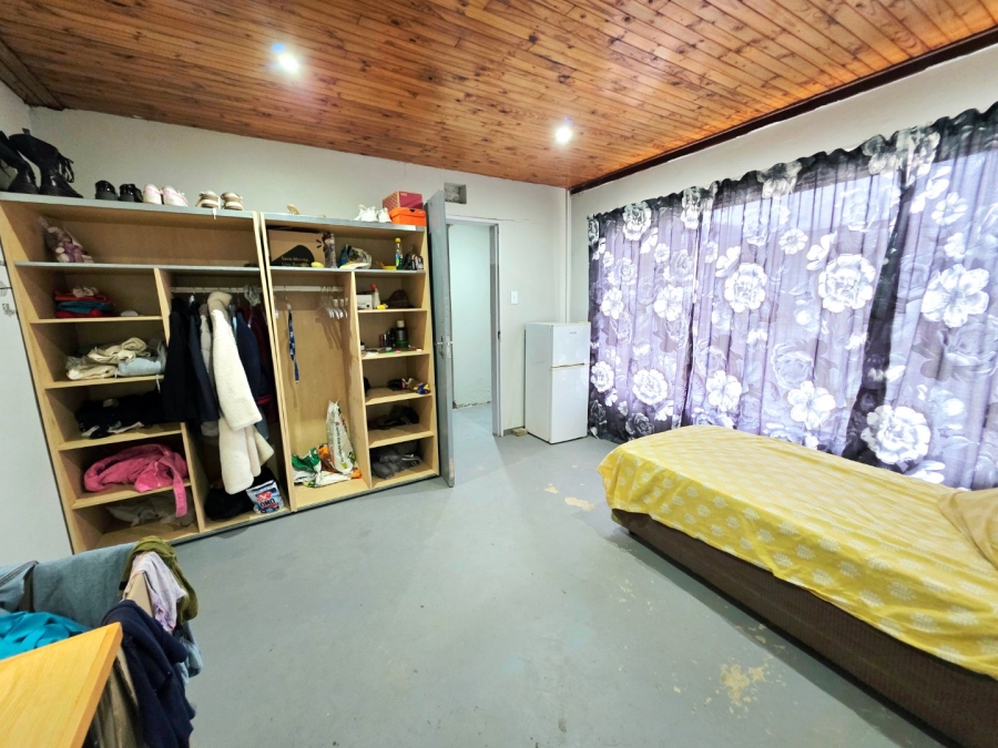 11 Bedroom Property for Sale in Brandwag Free State